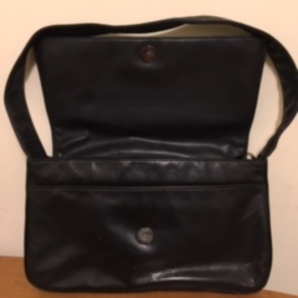 black leather shoulder bag - Picture 3 of 3